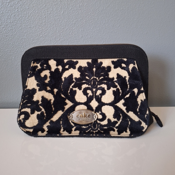 Cake By Petunia Clutch Black And Cream - Picture 1 of 8